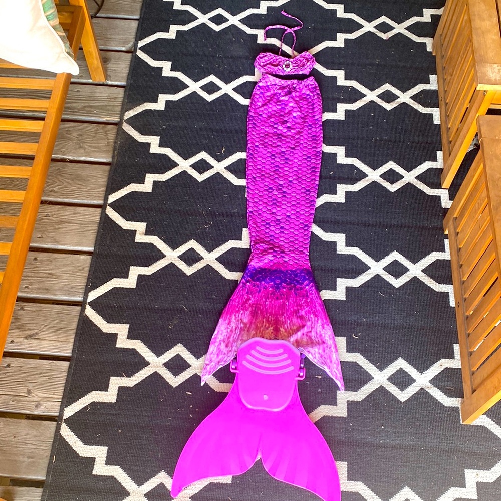 2t mermaid costume + flippers